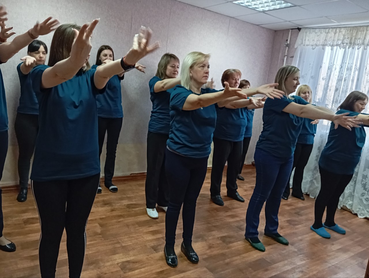 Зарядка на рабочем месте – для тонуса на целый день! | 08.04.2024 | Новости  Оренбурга - БезФормата